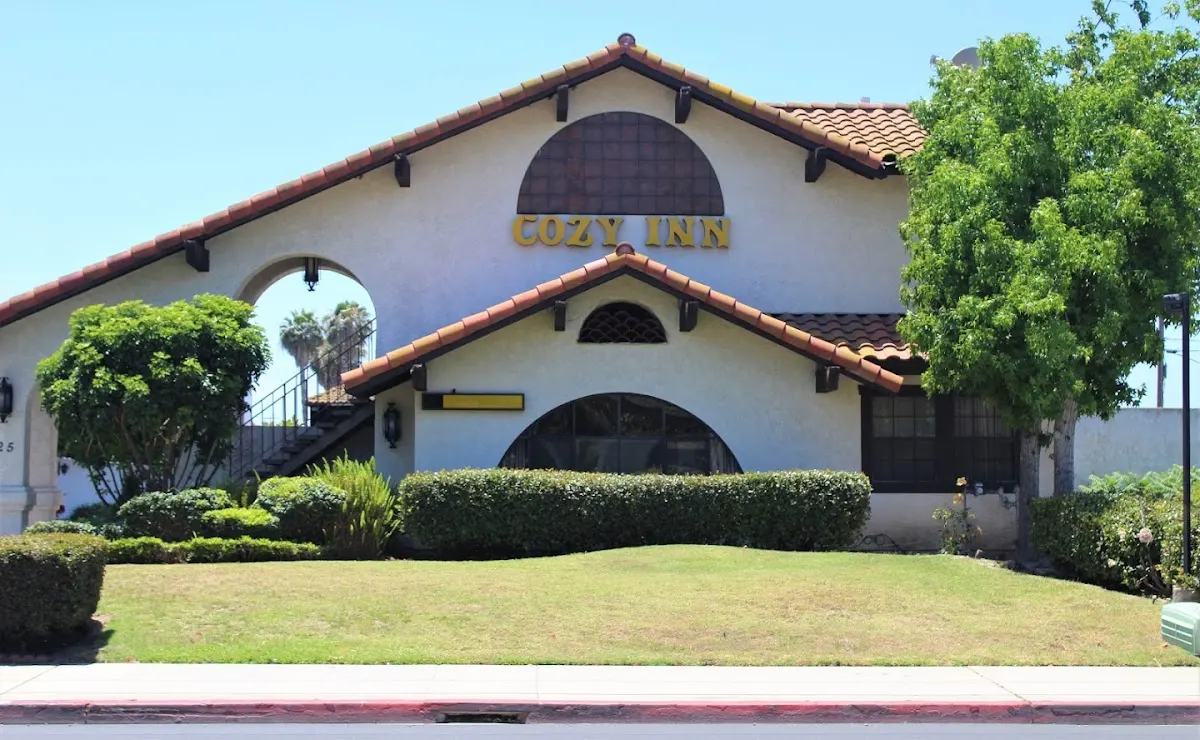 Cozy Inn Costa Mesa