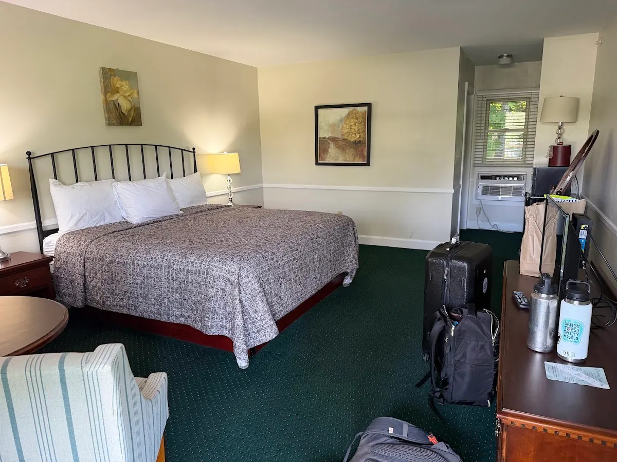 Cedar Crest Inn
