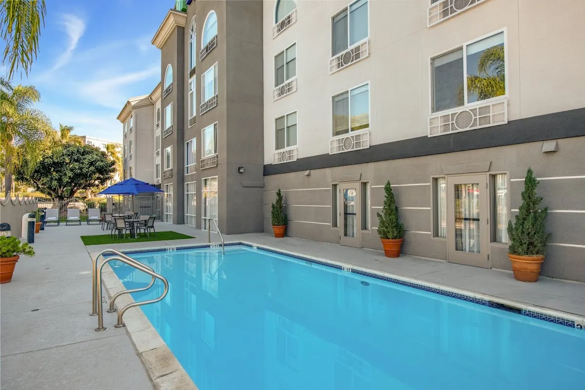 Holiday Inn Express & Suites San Diego-Sorrento Valley by IHG