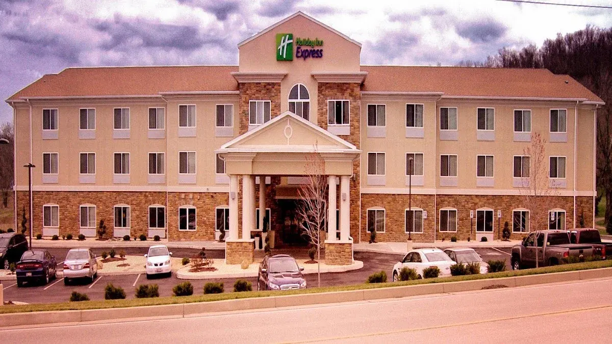 Holiday Inn Express & Suites Belle Vernon by IHG