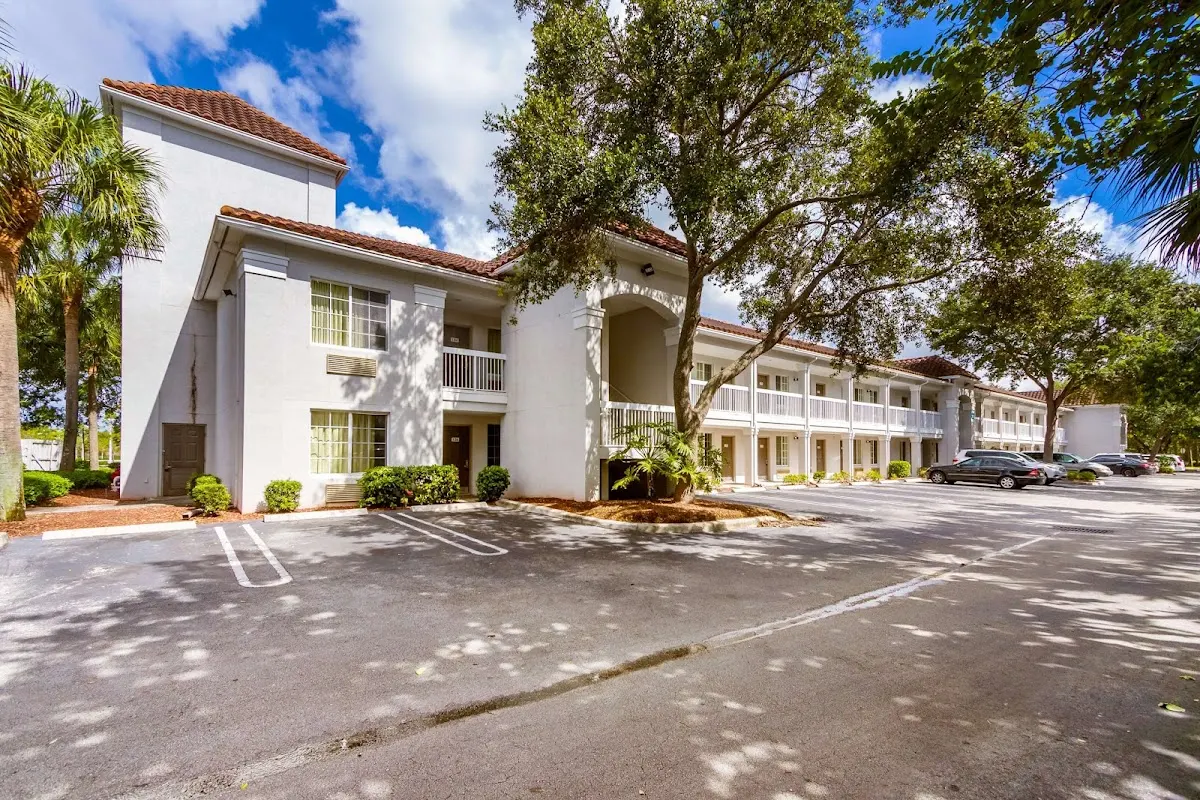 Studio 6 Extended Stay - Coral Springs, FL - Fort Lauderdale