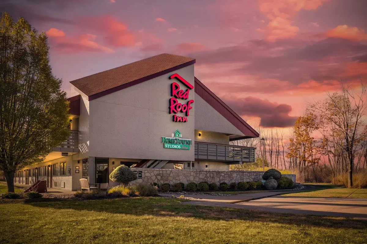 HomeTowne Studios Buffalo - Niagara Airport