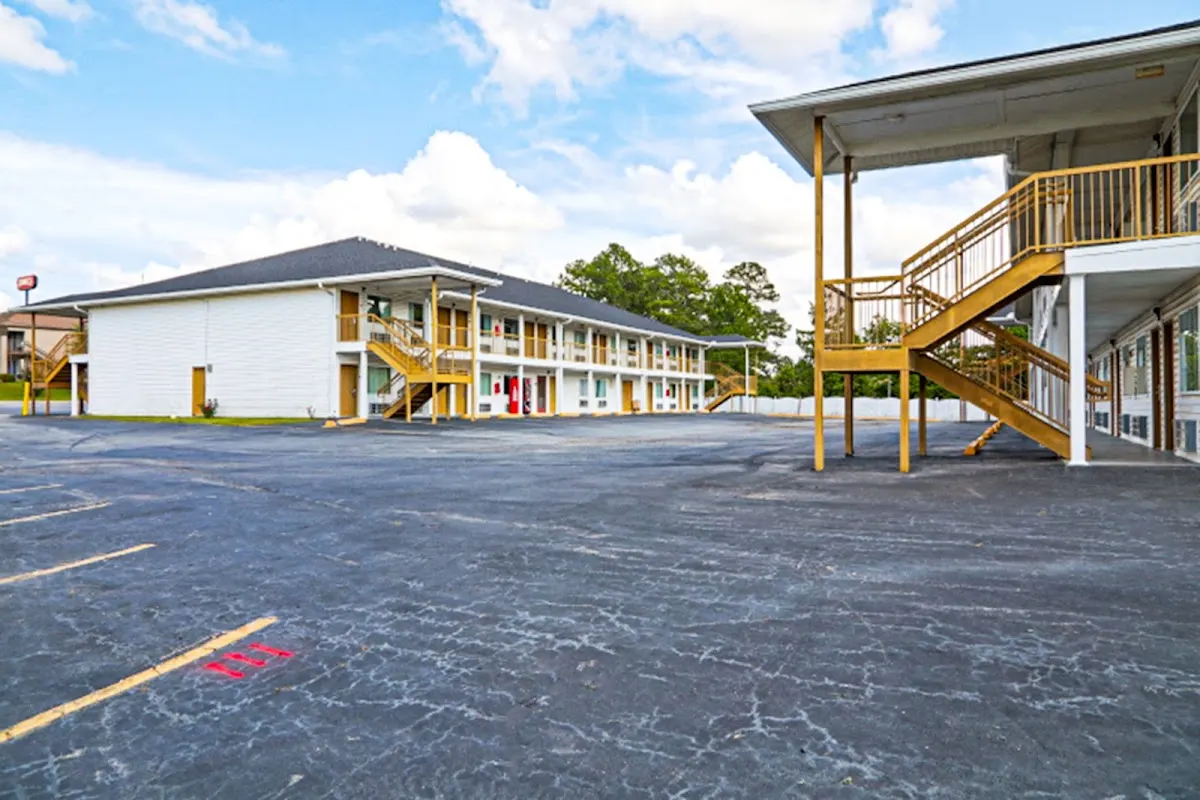 Economy Inn Ashburn GA I-75