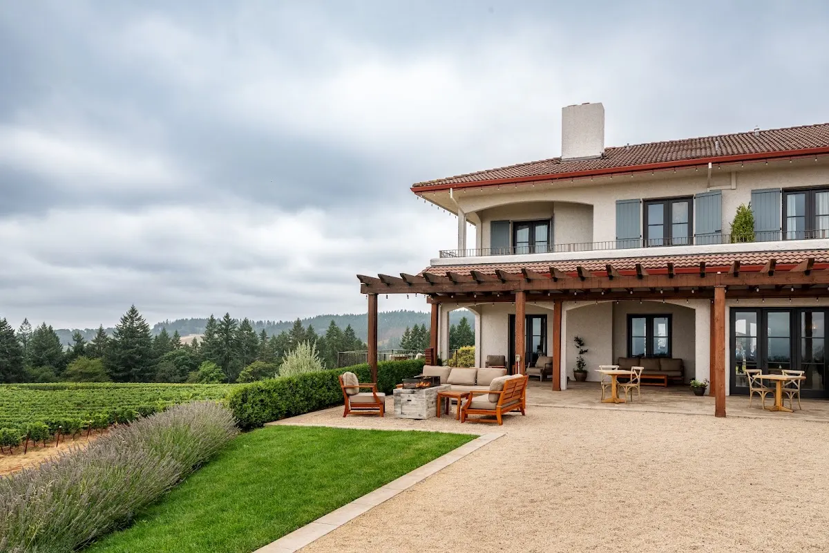 Black Walnut Inn & Vineyard