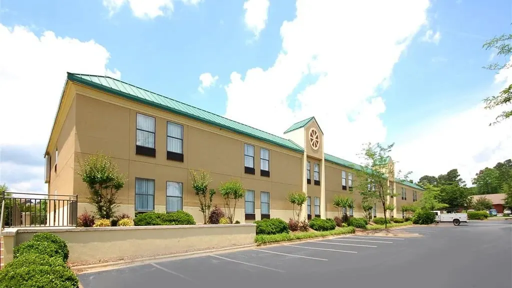 Best Western Plus Edison Inn