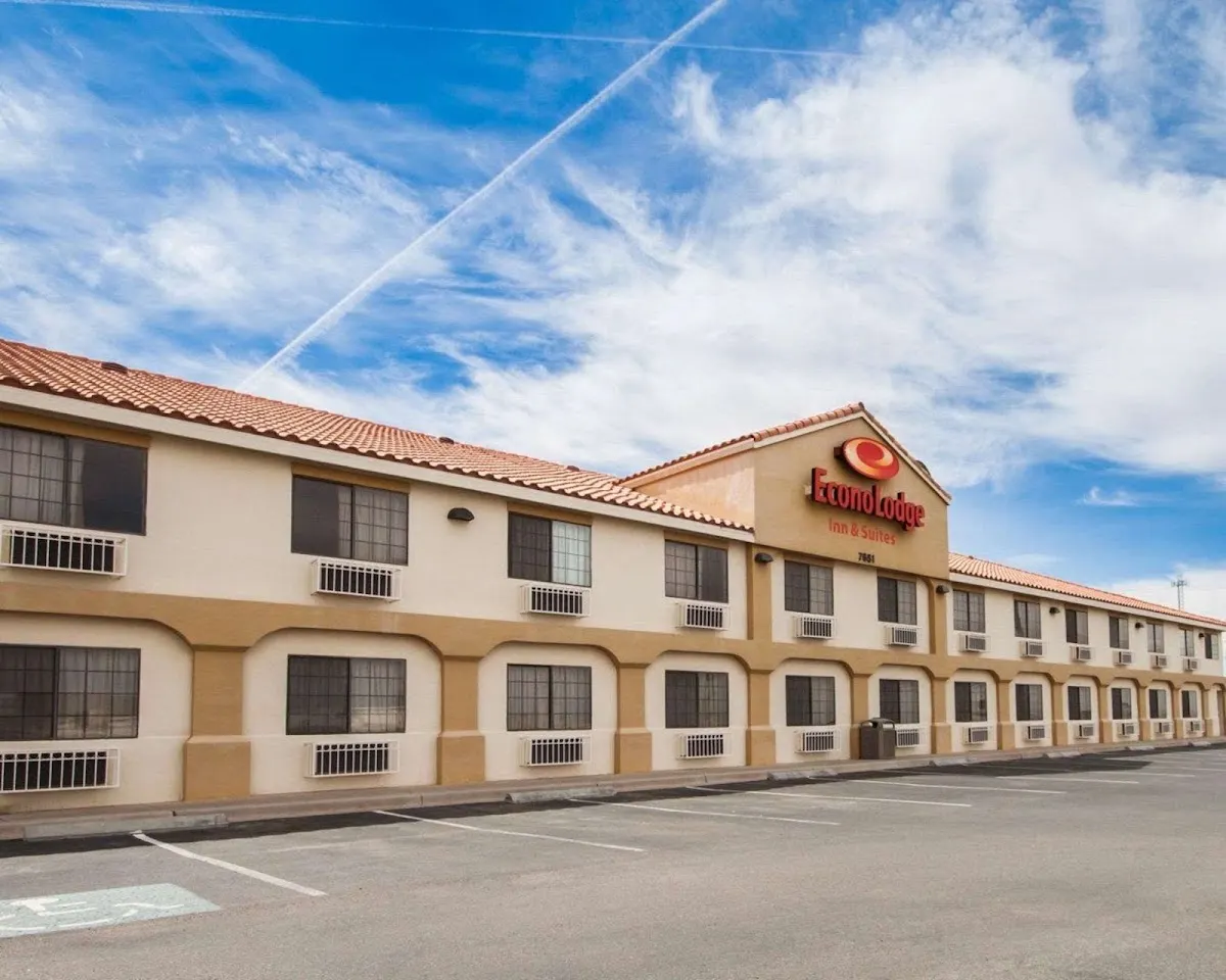 Econo Lodge Inn & Suites El Paso West