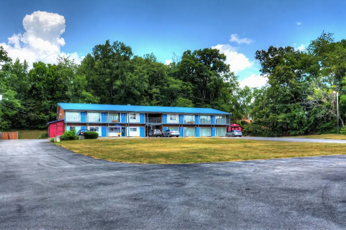 Volunteer Inn at Church Hill