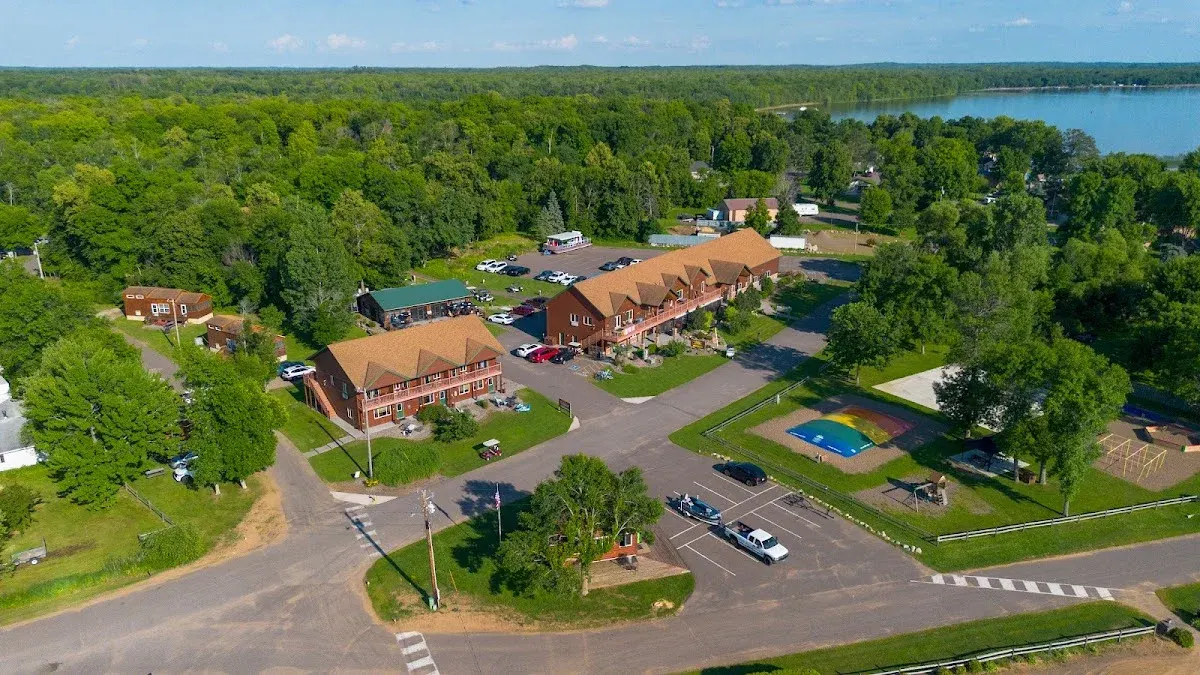 Appeldoorn's Sunset Bay Resort - Lake Mille Lacs Lodging