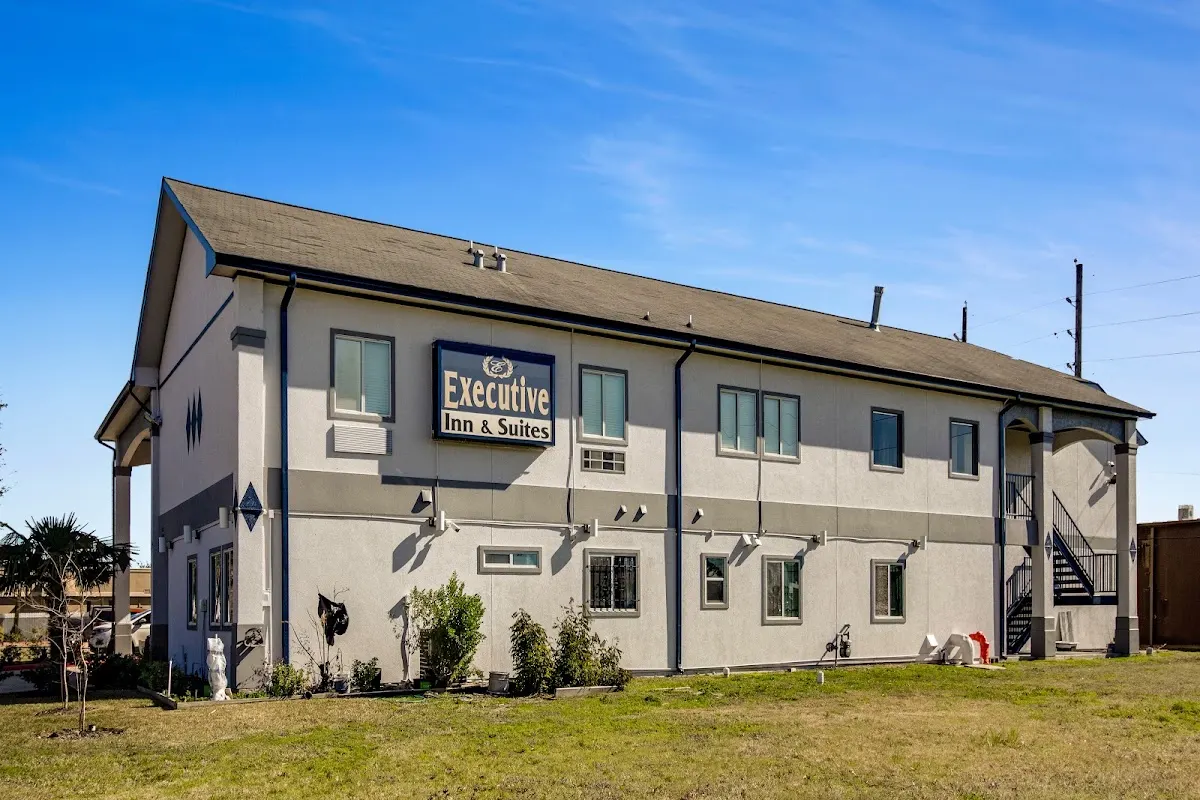 Executive Inn & Suites