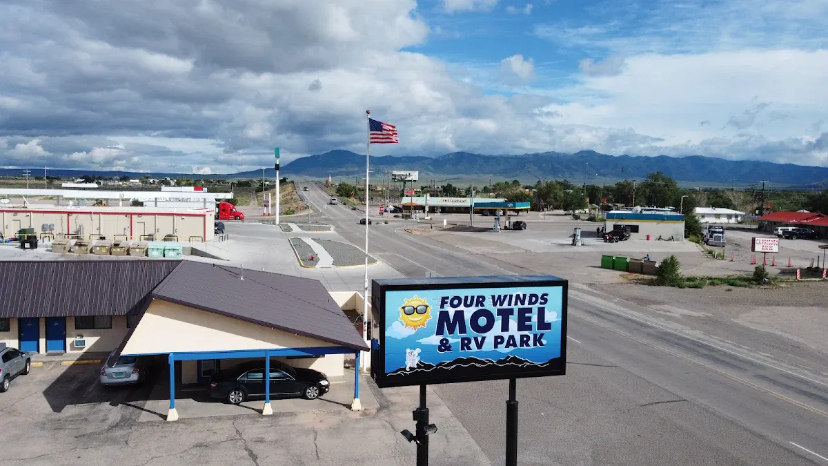 Four Winds Motel & RV Park