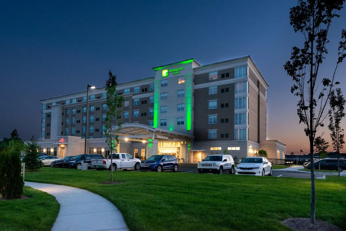 Holiday Inn & Suites Farmington Hills - Detroit NW by IHG
