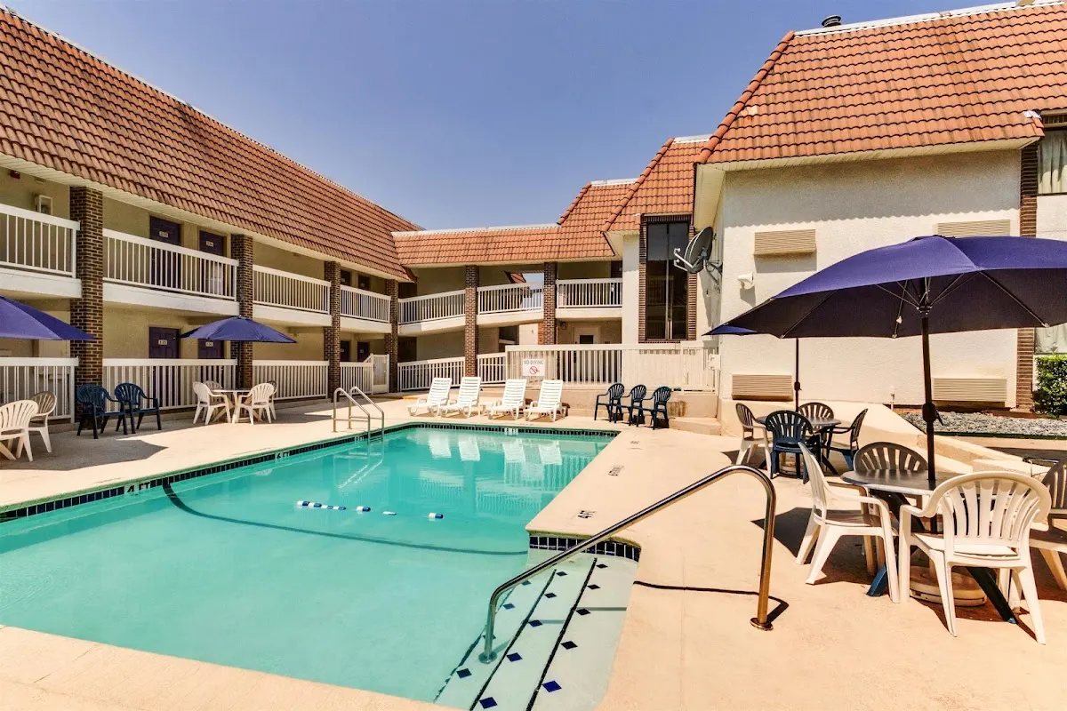 Motel 6 Duncanville, TX - Dallas