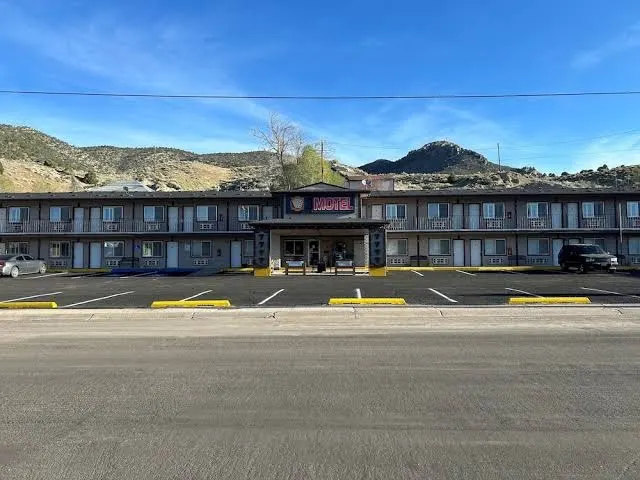 HWY 50 Inn