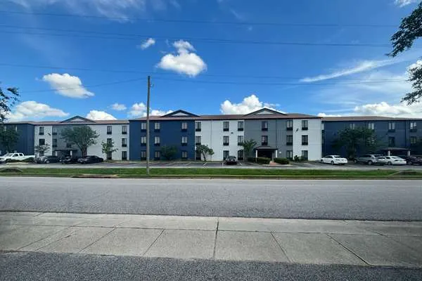 Quality Inn & Suites at Airport Blvd I-65
