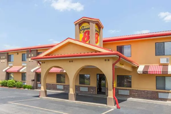 Super 8 South by Wyndham-Bowling Green