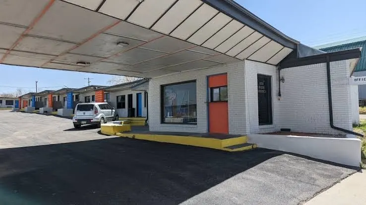 Canadian Inn