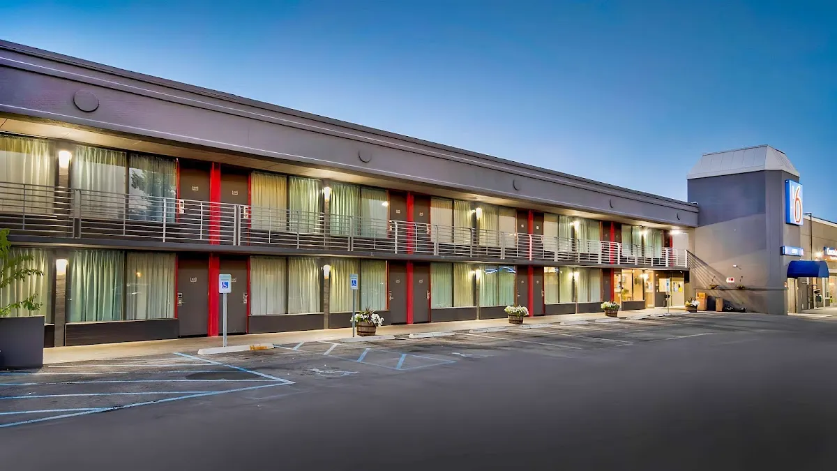 Motel 6 Louisville, KY - Airport - Fair Expo