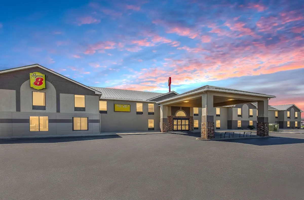 Super 8 by Wyndham Shepherdsville