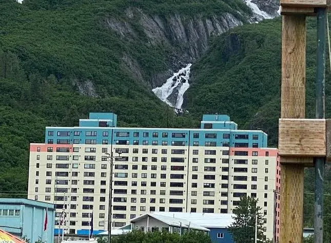Glacier View Condo Suites (Accommodations)