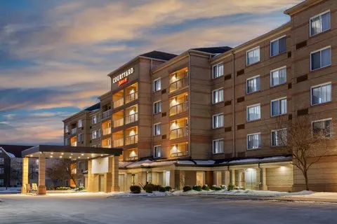 Courtyard by Marriott Cleveland Airport South