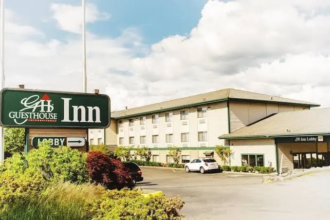 Lavissh Inn and Suites