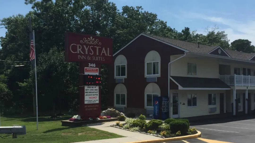 Crystal Inn & Suites