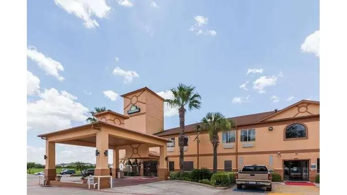 Days Inn & Suites by Wyndham Pasadena