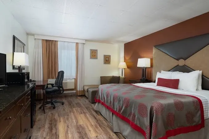 Albert Lea Inn & Suites