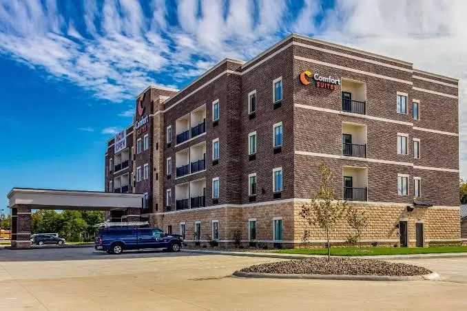 Comfort Suites