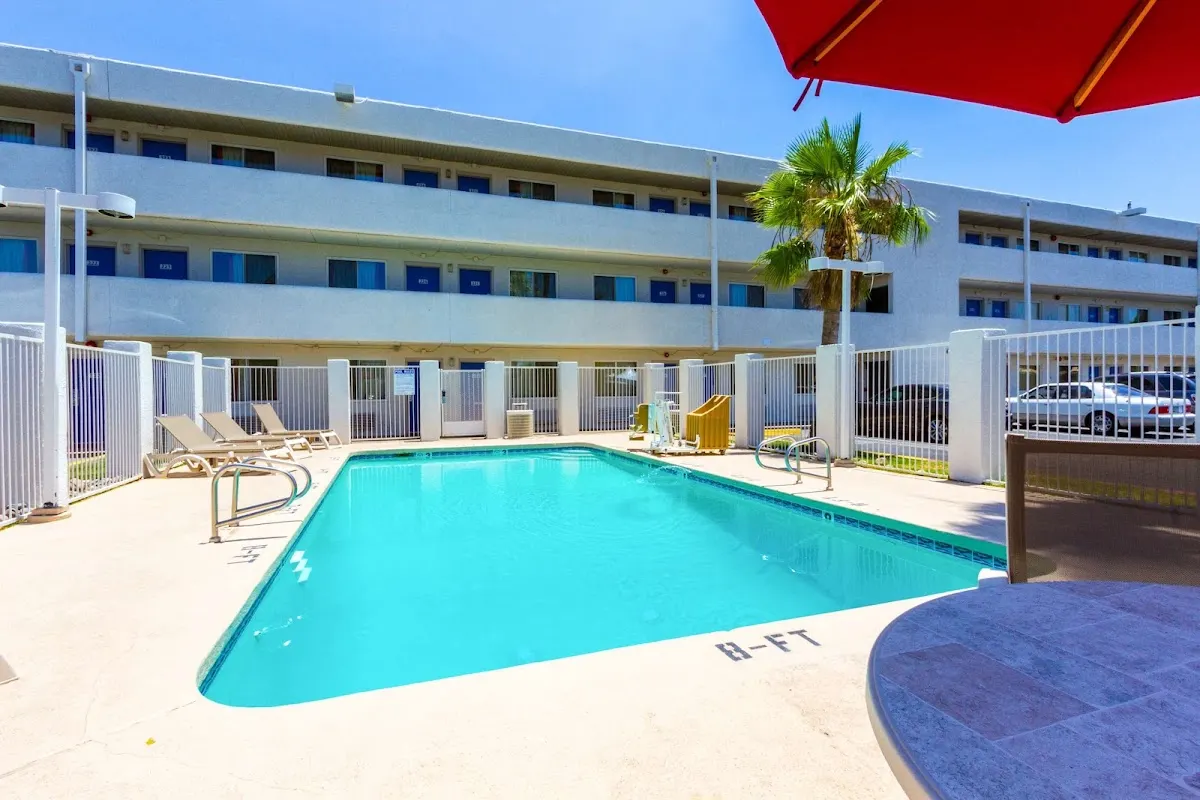 Motel 6 Tempe, AZ – Phoenix Airport – Priest Dr