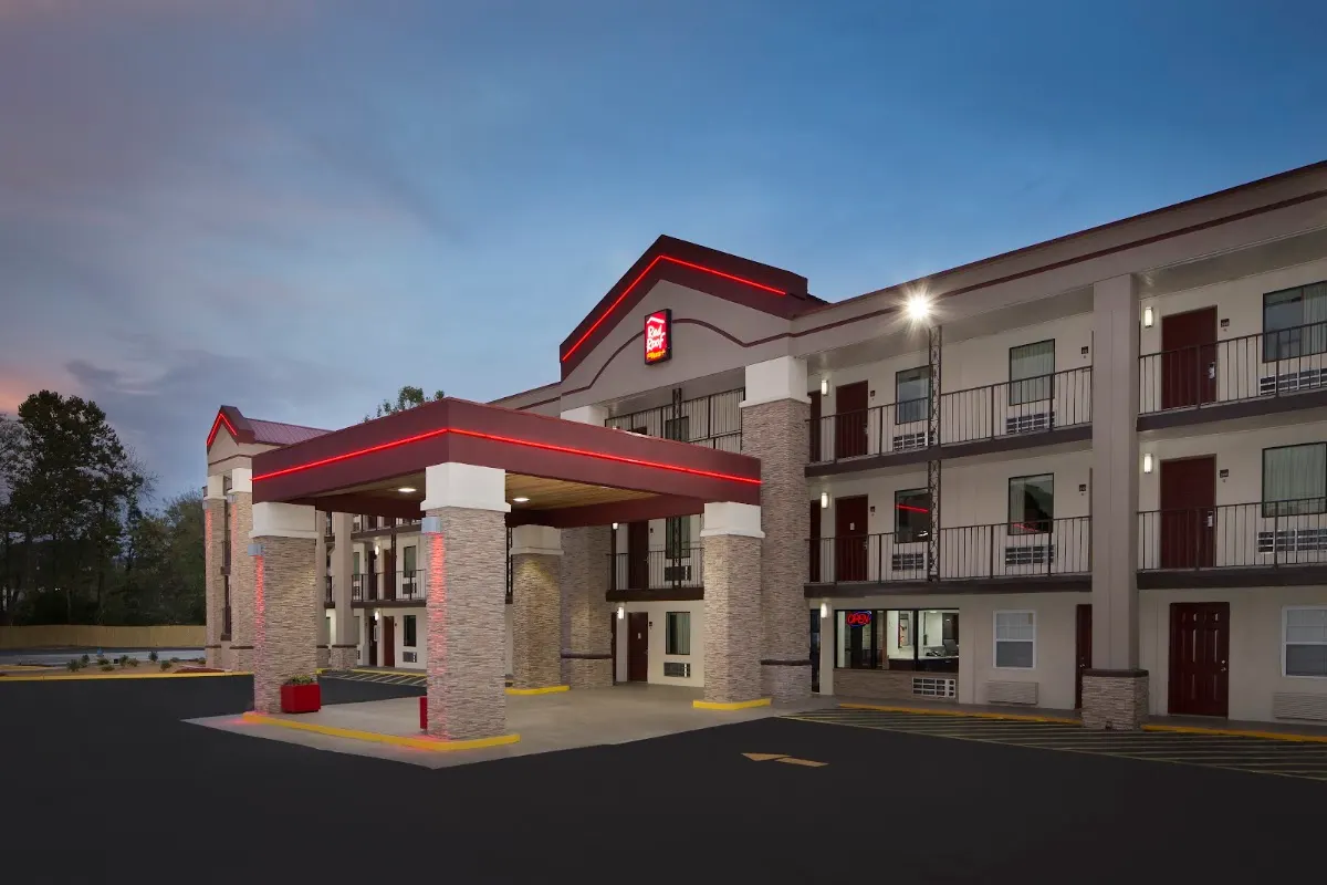 Red Roof PLUS+ Birmingham East - Irondale/Airport