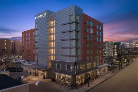 Courtyard by Marriott Cleveland University Circle