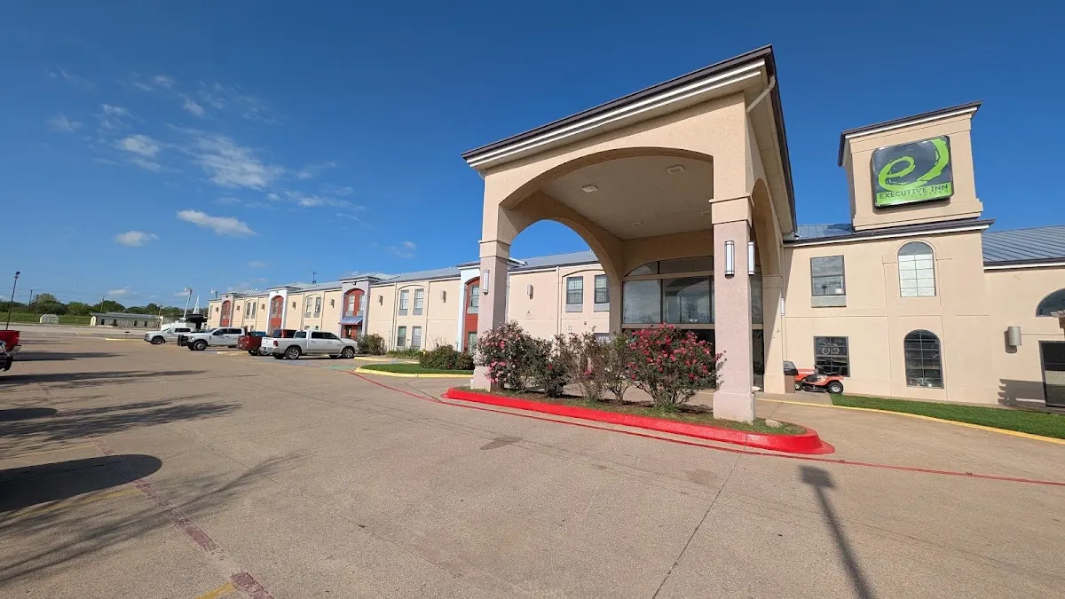 Executive Inn & Suites