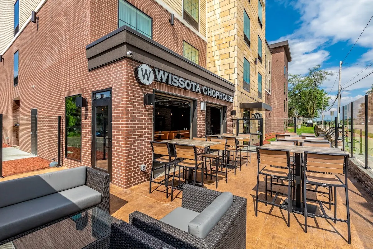 Cobblestone Hotel & Suites - Hartford