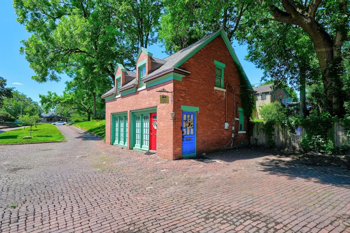 Art and Lodging