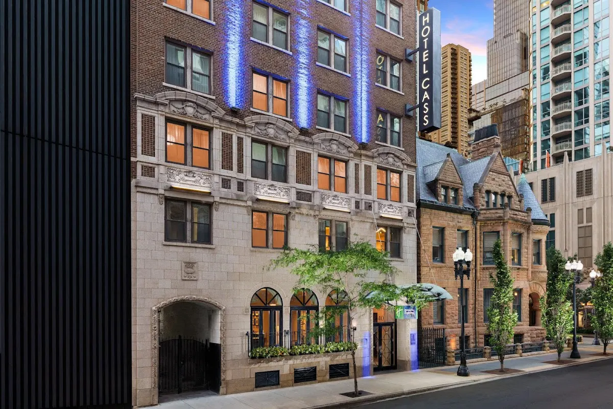 Holiday Inn Express Chicago - Magnificent Mile by IHG