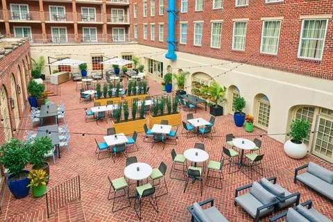 The Alexandrian Old Town Alexandria, Autograph Collection