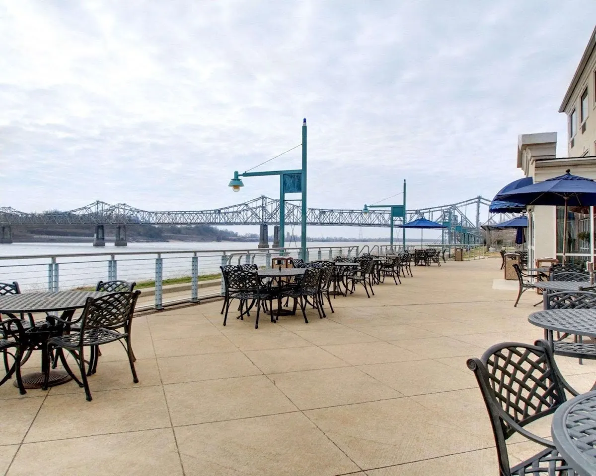Clarion Suites Vidalia Riverfront