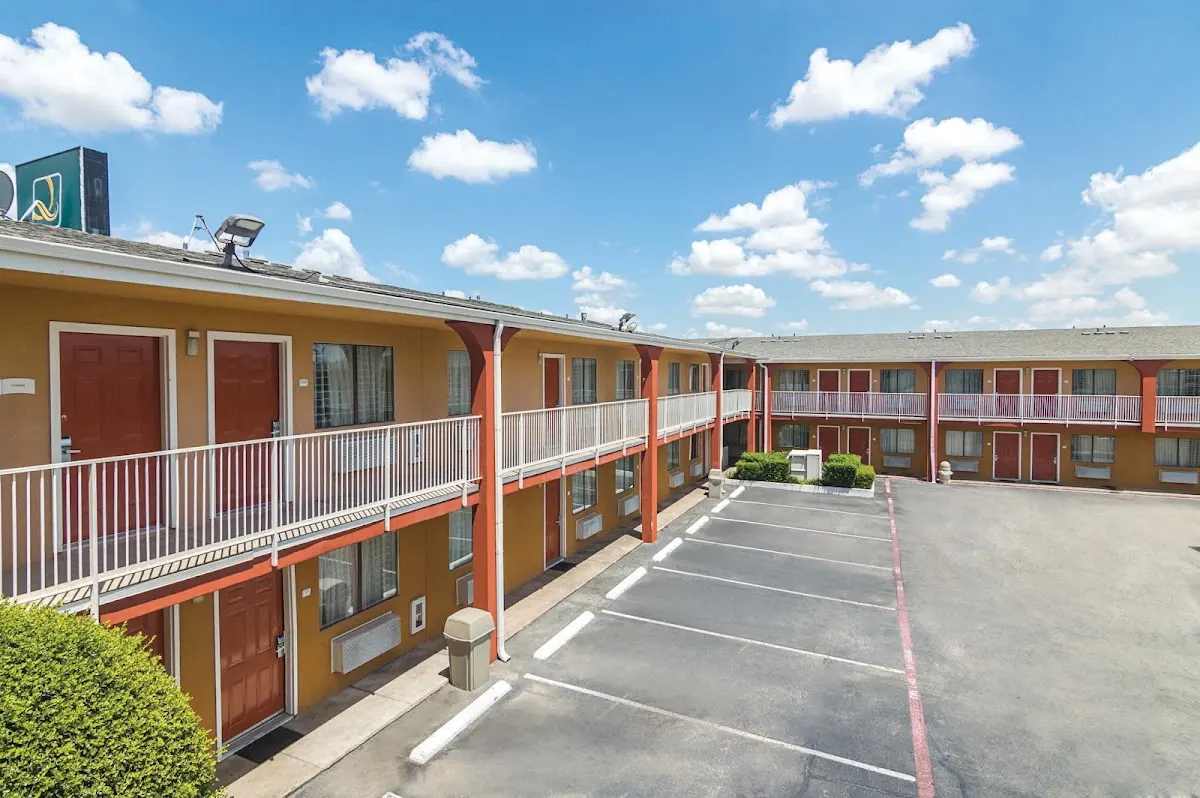 Quality Inn & Suites Six Flags Area