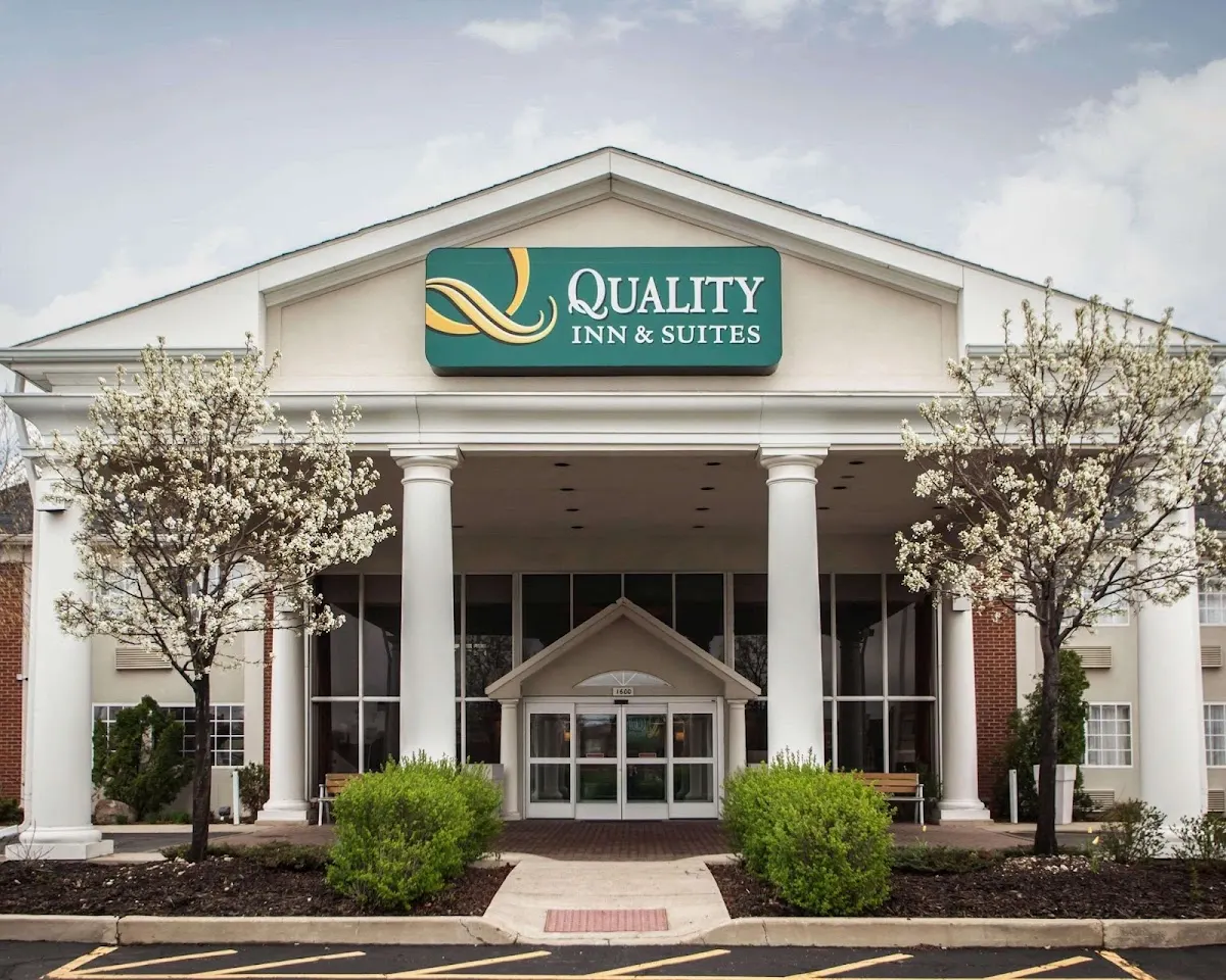 Quality Inn & Suites St Charles -West Chicago