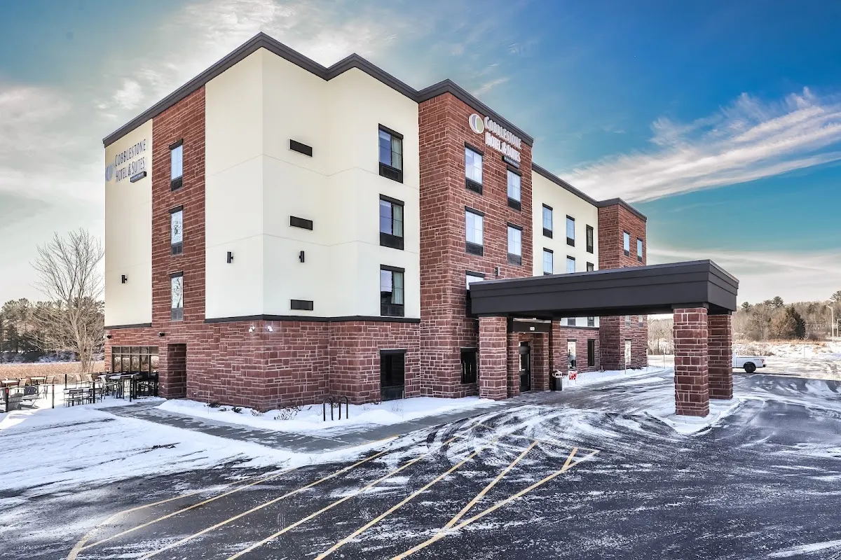 Cobblestone Hotel & Suites - Rhinelander