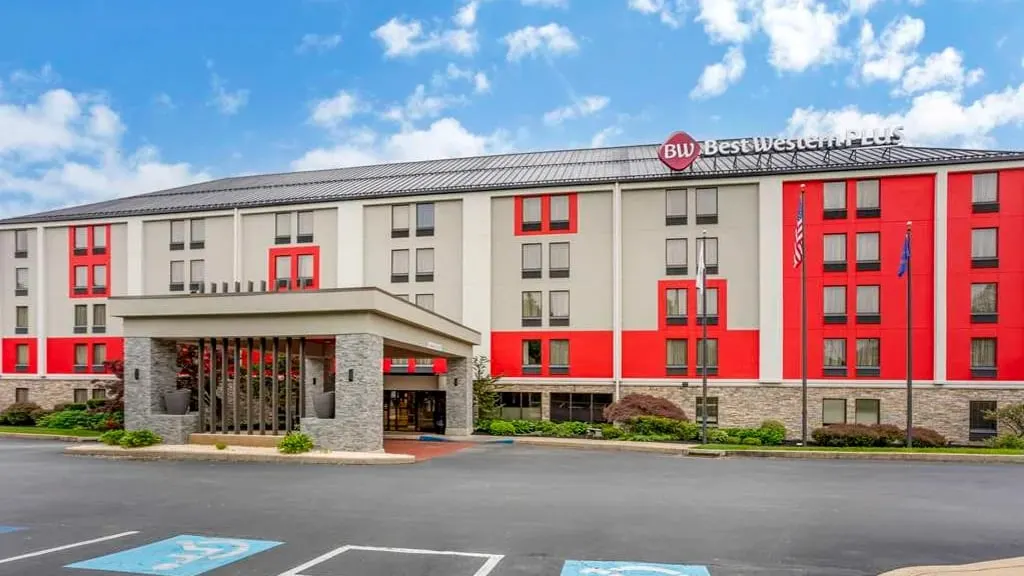 Best Western Plus Heritage Rail-South York/I-83