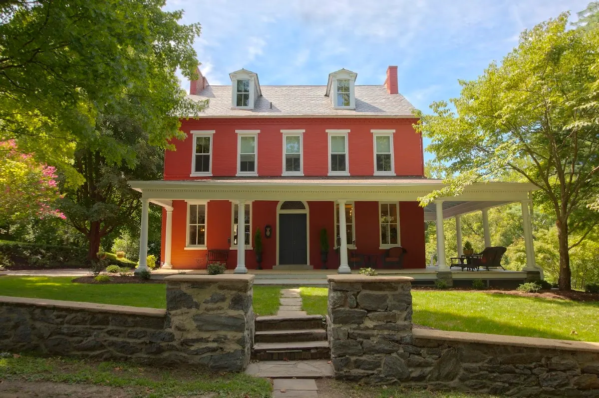 The Hollinger House Bed & Breakfast