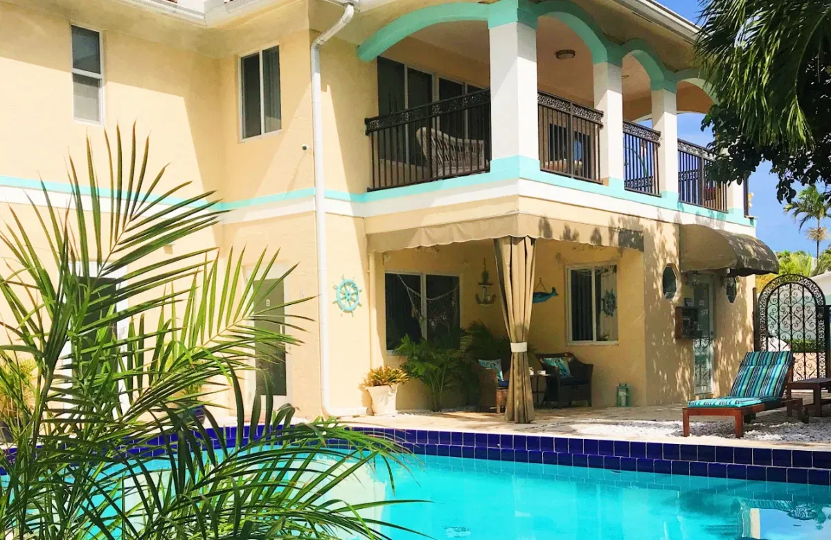 Beach Aqualina Apartments