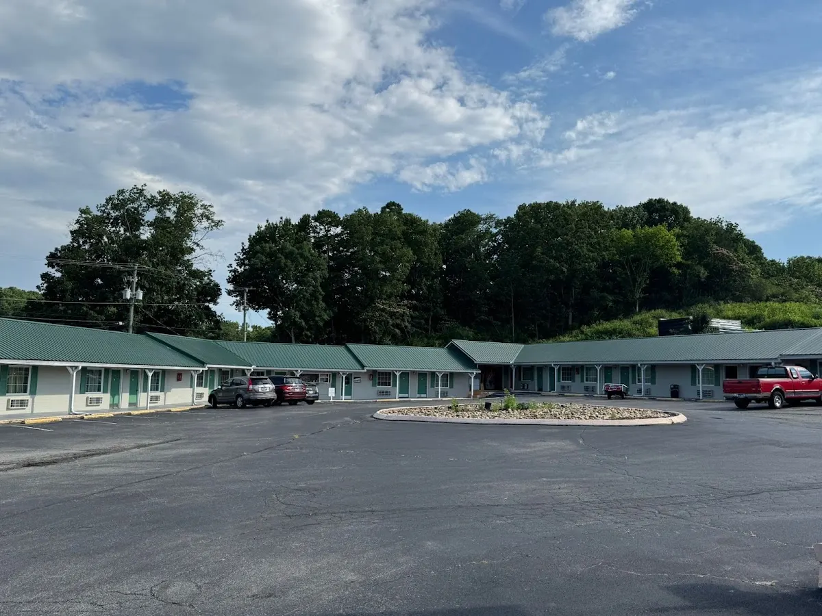 Holiday Motel by Belvilla Cleveland, TN