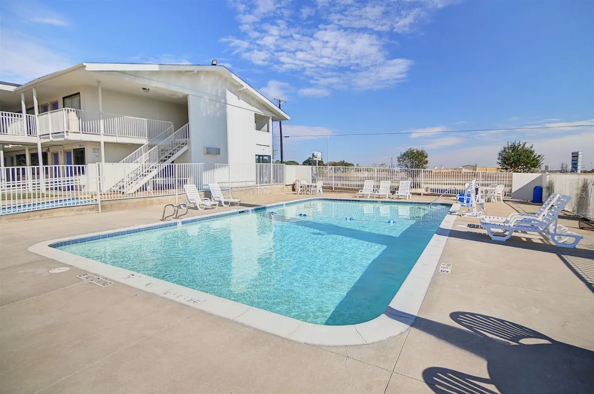 Motel 6 Denton, TX - UNT