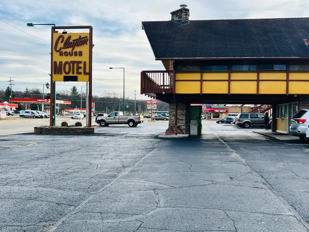 Clayton House Motel Rockford Near Airport