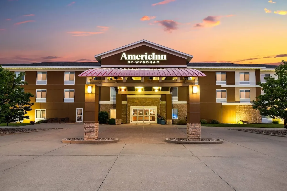 AmericInn by Wyndham Fairfield