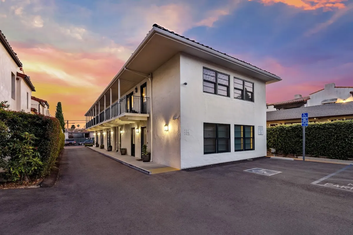 Casa Jardin, a ZenStay Hotel