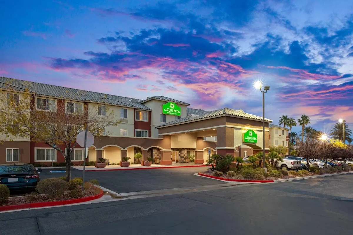 La Quinta Inn & Suites by Wyndham Las Vegas Red Rock